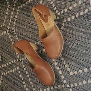 Free people clogs